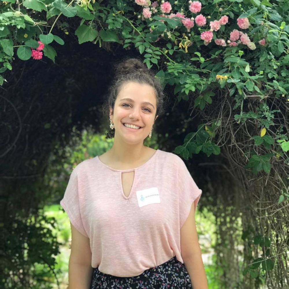 Meet your Posher, Alia